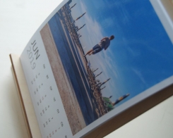 Photo calendar on a stand