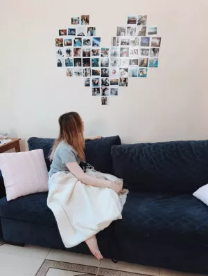 Surprise for the girl on the first anniversary of the relati