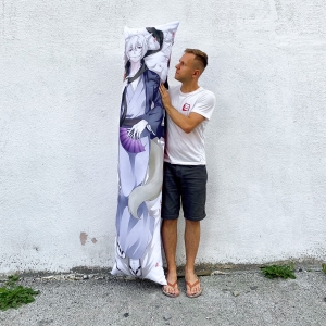 Dakimakura's sizes compared to humans